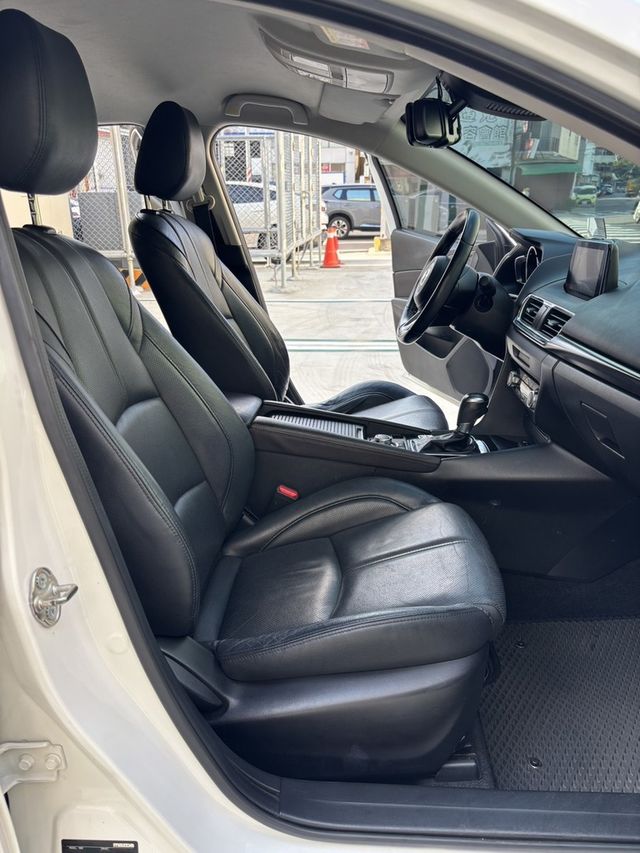 MAZDA馬自達 MAZDA 3  第11張相片