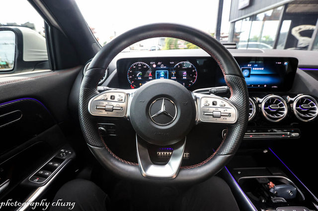 M-BENZ賓士 GLA250  第13張相片