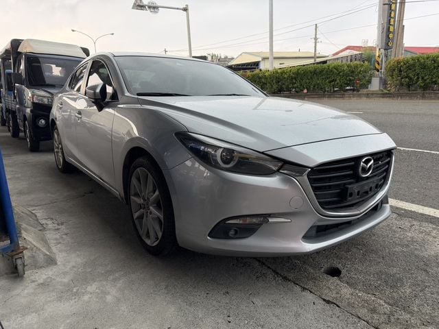 MAZDA馬自達 MAZDA 3  第3張相片