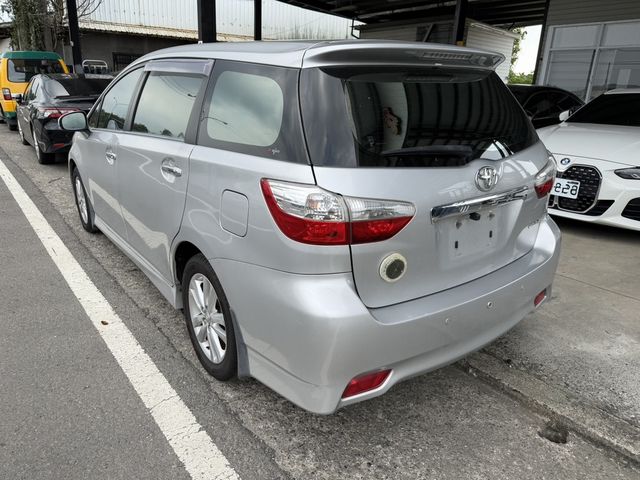 TOYOTA豐田 WISH  第4張相片