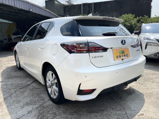 LEXUS凌志 CT200H  第4張相片