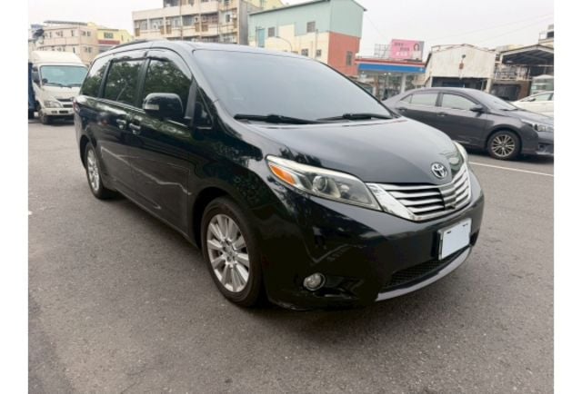 2016年 SIENNA 頂級版 新車290萬  第1張相片