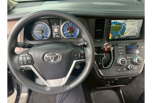 2016年 SIENNA 頂級版 新車290萬  第11張相片
