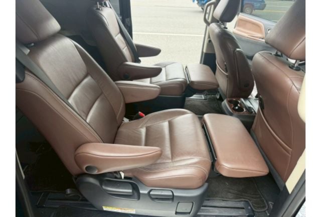 2016年 SIENNA 頂級版 新車290萬  第12張相片