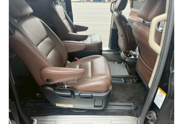 2016年 SIENNA 頂級版 新車290萬  第13張相片