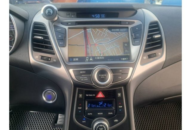 2015年 現代 ELANTRA 實跑9萬8  第8張相片