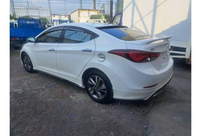 2015年 現代 ELANTRA 實跑9萬8  第16張相片