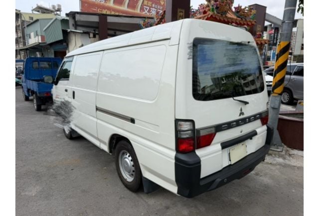 2022年 三菱 得利卡 2.4 封箱車  第10張相片