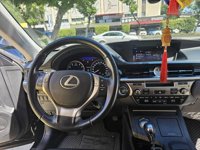 LEXUS凌志 ES250  第12張相片