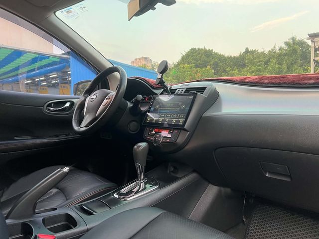 NISSAN日產 TIIDA  第17張相片