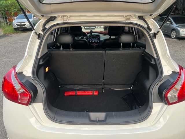 NISSAN日產 TIIDA  第20張相片