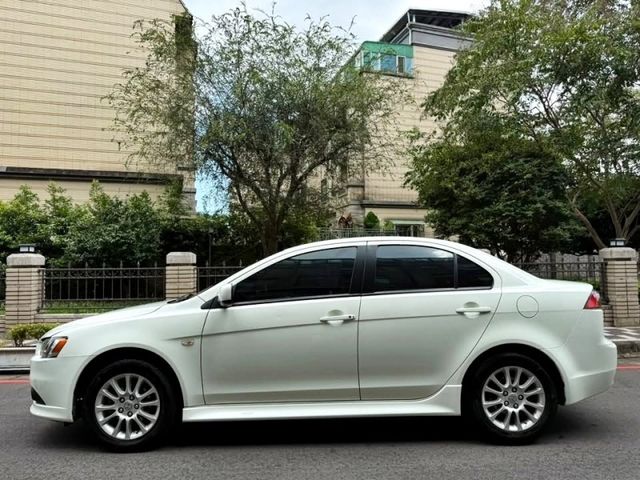 三菱 2013年 FORTIS IO版 鯊魚頭優質代步車  第6張相片