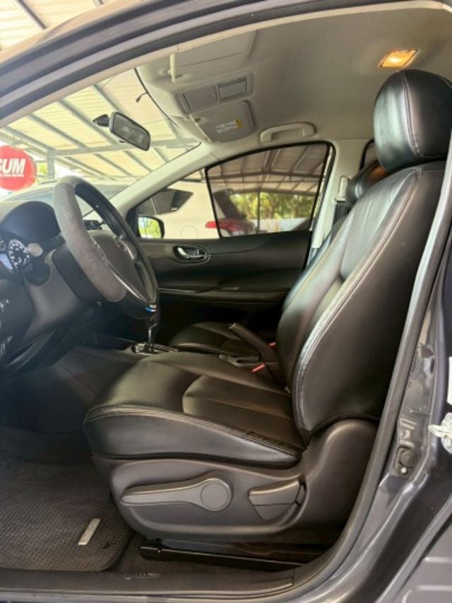 NISSAN Tiida/代步車/五門掀背小車  第9張相片
