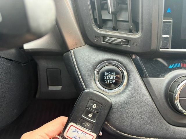 TOYOTA RAV4/抬頭顯示器/車道偏移警示/定速/原鈑件/倒車顯影  第11張相片