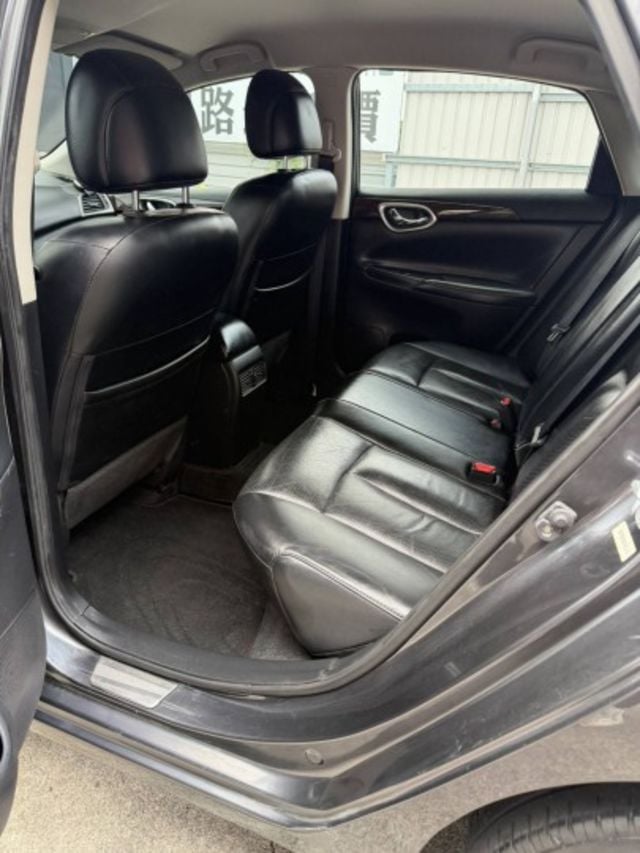 2014年 SENTRA 1.8  傳奇版 加裝安卓機(實際配備以現場實車為準)  第7張相片