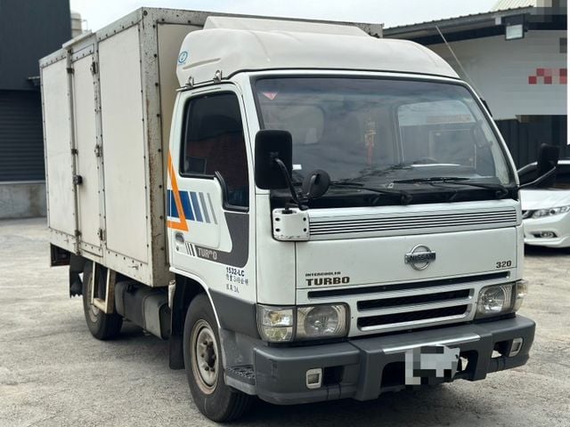 3噸半 箱式貨車  一手車 無事故 內外保持良好 有在顧車  無待修 車況正常 里程35萬公里 里程保證  第1張相片