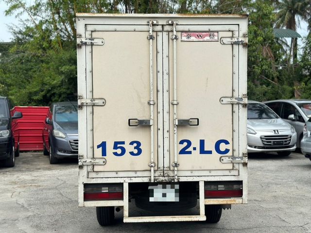 3噸半 箱式貨車  一手車 無事故 內外保持良好 有在顧車  無待修 車況正常 里程35萬公里 里程保證  第5張相片