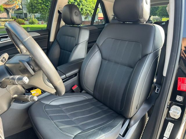 無事故 無待修 里程15萬公里 保證 空間大  I-key 4MATIC 四輪驅動 LED頭燈 電動天窗 電動尾門 駕駛  第9張相片