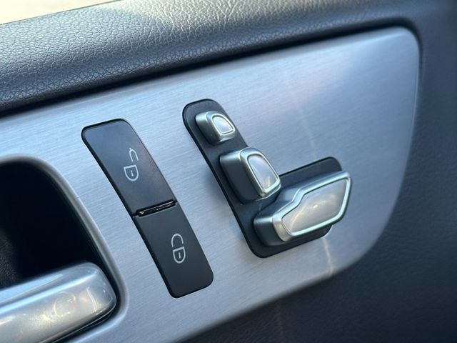 無事故 無待修 里程15萬公里 保證 空間大  I-key 4MATIC 四輪驅動 LED頭燈 電動天窗 電動尾門 駕駛  第11張相片