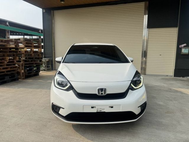 無事故 已認證 實跑5萬公里 里程保證  ACC跟車 盲點偵測 I-key摸門 恆溫空調 倒車影像  第2張相片