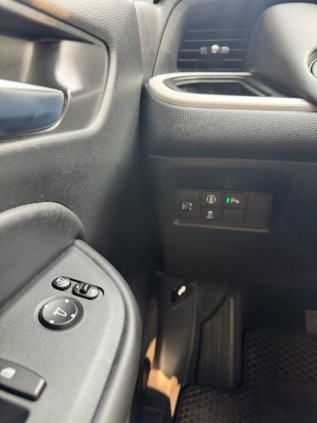 無事故 已認證 實跑5萬公里 里程保證  ACC跟車 盲點偵測 I-key摸門 恆溫空調 倒車影像  第12張相片