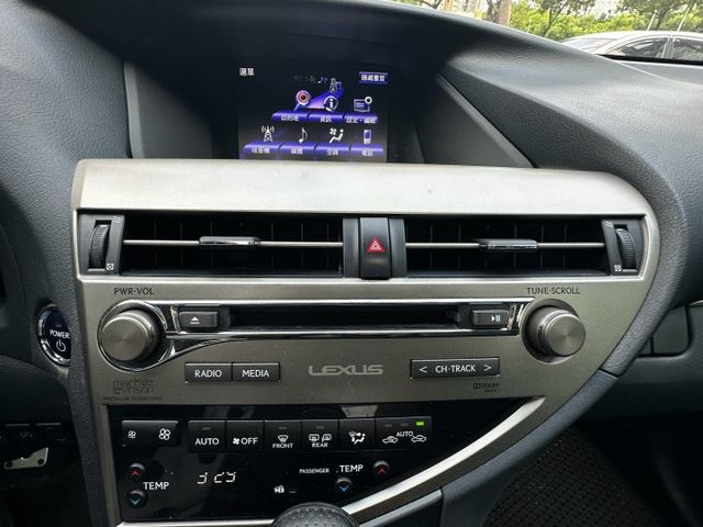 ✨2014年 LEXUS RX450h F-SPORT版✨僅跑10.5萬公里✨免KEY✨倒車顯影✨里程保證✨實車實價  第15張相片