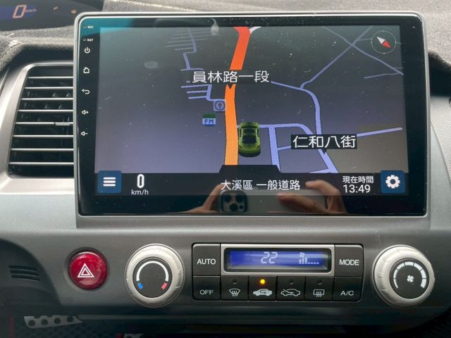 超帥氣優質代步車/小改款黑內裝/定速巡航/方向盤快控鍵/藍芽/導航/倒車顯影/恆溫/頭燈水平調整  第9張相片