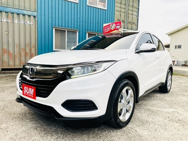 跨界小休旅霸主/6SRS/定速巡航/換檔撥片/循跡防滑/恆溫/胎壓偵測/電子手煞/魚眼頭燈/IKEY摸門/ISOFIX  第1張相片