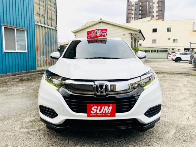 跨界小休旅霸主/6SRS/定速巡航/換檔撥片/循跡防滑/恆溫/胎壓偵測/電子手煞/魚眼頭燈/IKEY摸門/ISOFIX  第2張相片