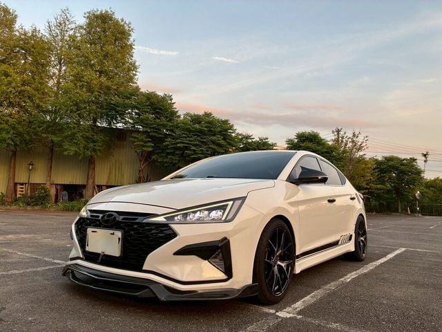 HYUNDAI現代 ELANTRA  第1張相片
