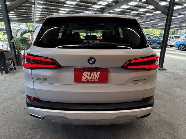 19/20年式 X5 xDrive40i 旗艦版 3.0L - 5AU進階輔助駕駛/HK音響/全景天窗/環景/水晶排檔頭  第4張相片