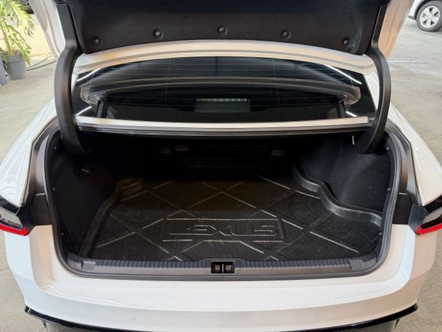正23年 IS300h F Sport版 2.5L - F Sport運動套件/跟車/車道置中/電熱椅/盲點/免鑰匙摸門  第5張相片
