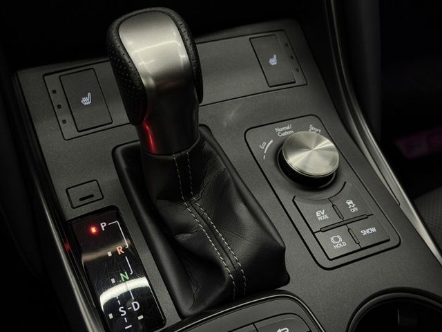 正23年 IS300h F Sport版 2.5L - F Sport運動套件/跟車/車道置中/電熱椅/盲點/免鑰匙摸門  第13張相片