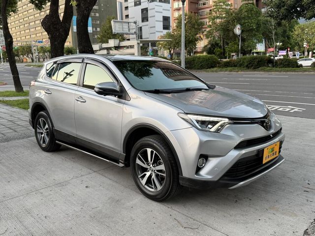 TOYOTA豐田 RAV4  第2張相片