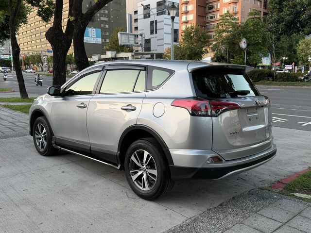 TOYOTA豐田 RAV4  第4張相片
