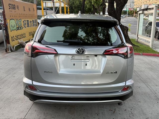 TOYOTA豐田 RAV4  第6張相片
