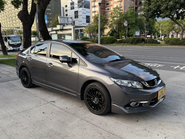 HONDA本田 CIVIC  第2張相片