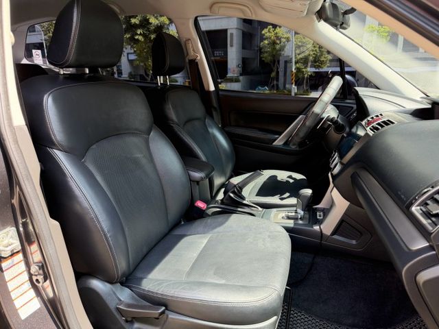 2.0 i-L AWD／電動椅／電動尾門／倒車顯影／倒車雷達／定速／原鈑件／實車實價  第7張相片