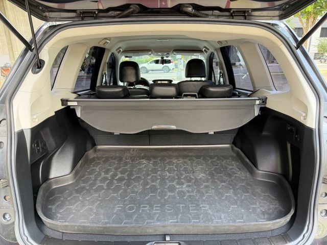 2.0 i-L AWD／電動椅／電動尾門／倒車顯影／倒車雷達／定速／原鈑件／實車實價  第14張相片
