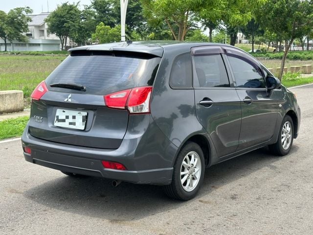 2013 Mitsubishi Colt Plus 1.5 僅跑18.6萬保證里程、無重大事故、無泡水 後座6/4分離  第3張相片