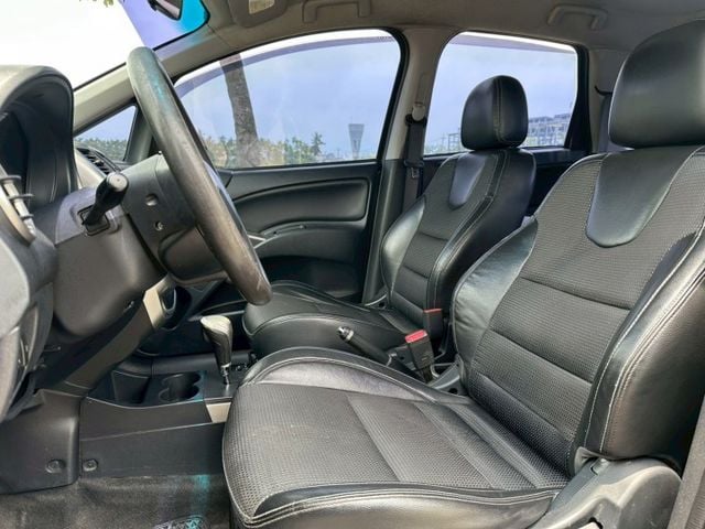 2013 Mitsubishi Colt Plus 1.5 僅跑18.6萬保證里程、無重大事故、無泡水 後座6/4分離  第7張相片