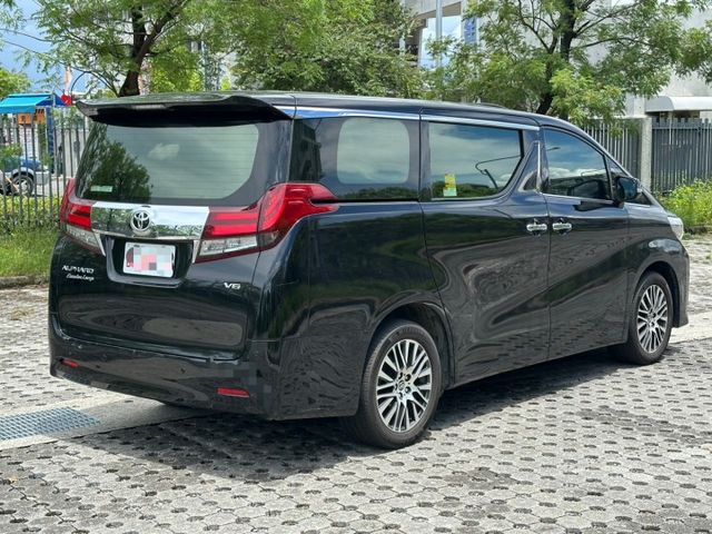 2017 Toyota Alphard 3.5  才跑5.5萬里程保證、無泡水 重點配備： 雙前座 8 向電動調整座椅  第2張相片