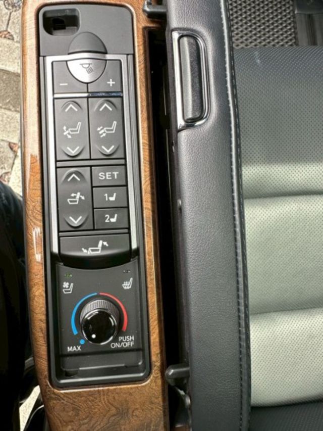 2017 Toyota Alphard 3.5  才跑5.5萬里程保證、無泡水 重點配備： 雙前座 8 向電動調整座椅  第8張相片