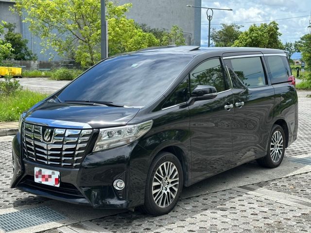 2017 Toyota Alphard 3.5  才跑5.5萬里程保證、無泡水 重點配備： 雙前座 8 向電動調整座椅  第11張相片