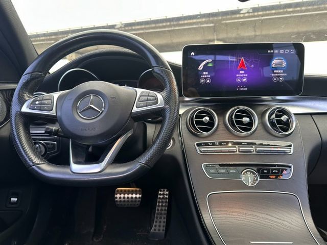 2015 Mercedes Benz C300 僅跑11.5萬保證里程、無重大事故、無泡水 重點配備：全景天窗、雙前記憶  第5張相片