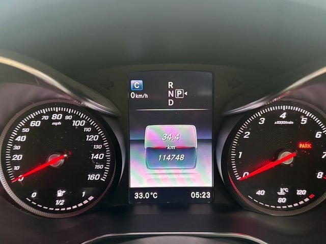 2015 Mercedes Benz C300 僅跑11.5萬保證里程、無重大事故、無泡水 重點配備：全景天窗、雙前記憶  第10張相片