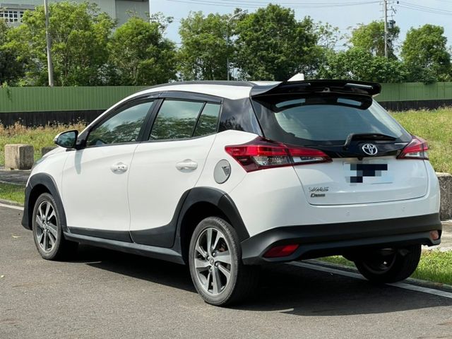 2020 Toyota Yaris Crossover豪華版 僅跑7.9萬 里程保證  保證無重大事故 無泡水  第3張相片