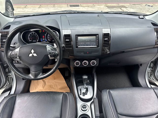 MITSUBISHI三菱 OUTLANDER  第11張相片