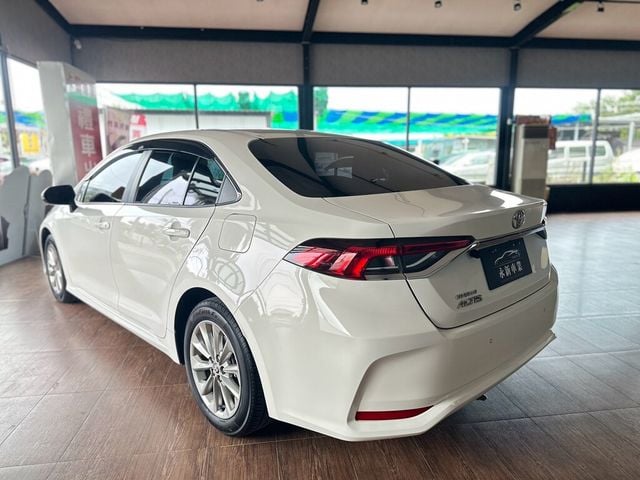 TOYOTA豐田 ALTIS  第2張相片