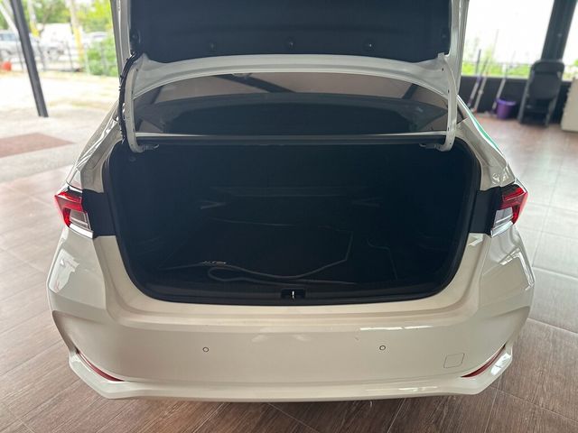 TOYOTA豐田 ALTIS  第3張相片